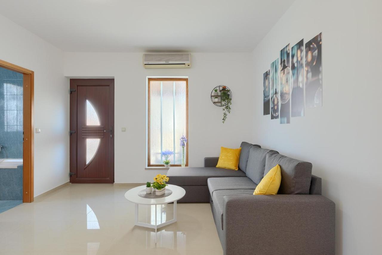 Apartament Christina *